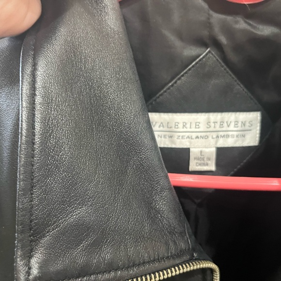 Leather jacket - Picture 1 of 2
